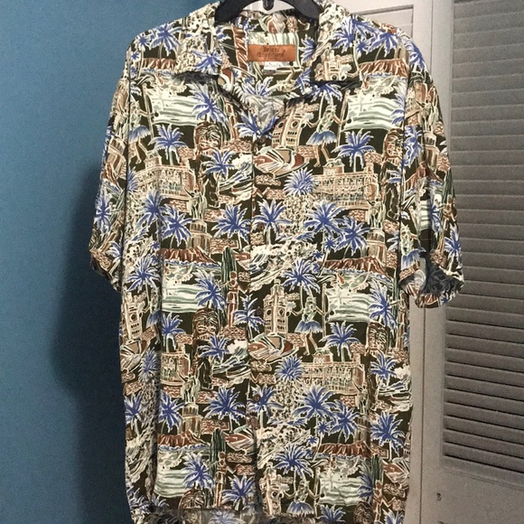 Authentic Hawaain Island Traditions Button Down ๐ - Picture 1 of 3